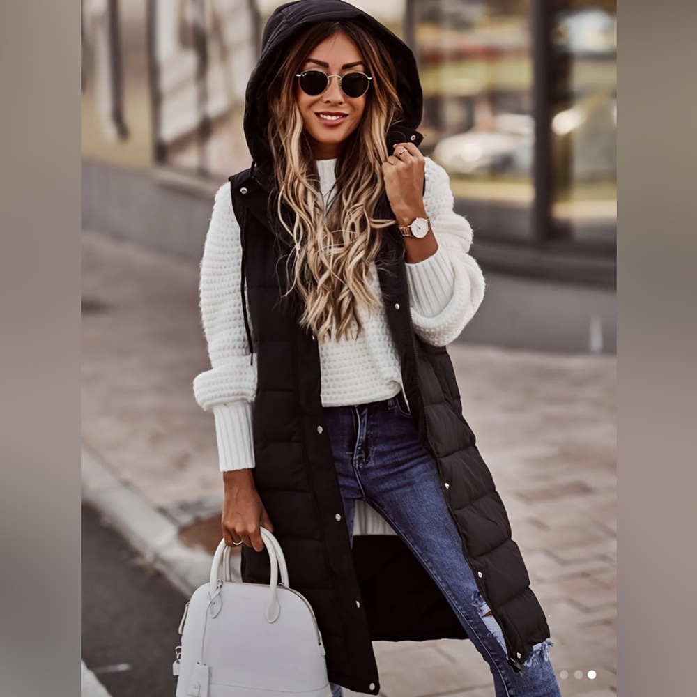 Black Long Sleeveless Hooded Puffer Vest
